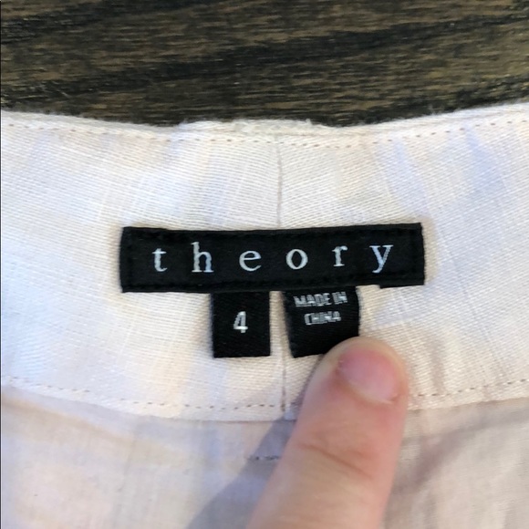 Theory linen short shorts. Size 4. - Picture 3 of 4